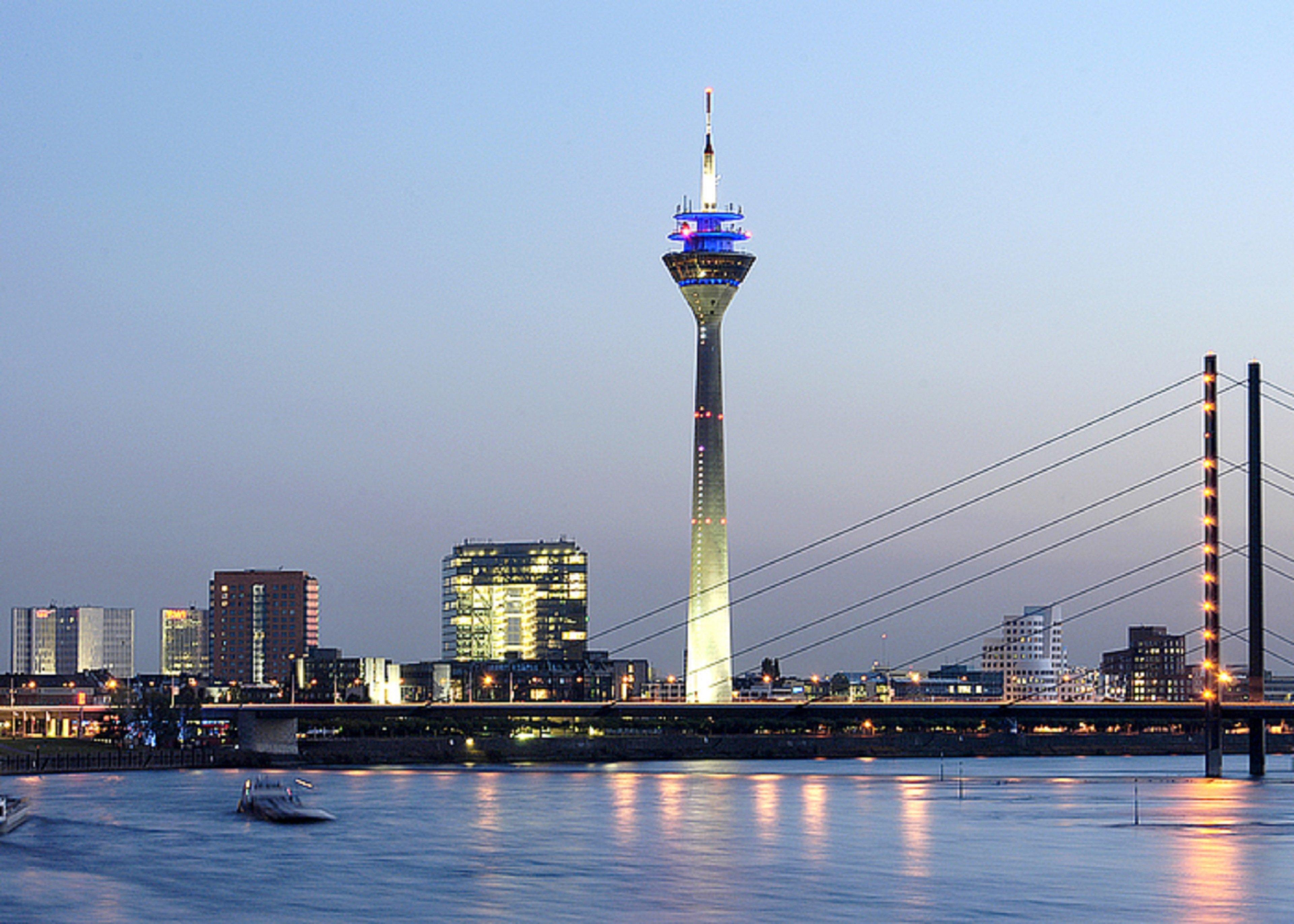 Holiday Inn Duesseldorf Hafen, An Ihg Hotel Екстериор снимка