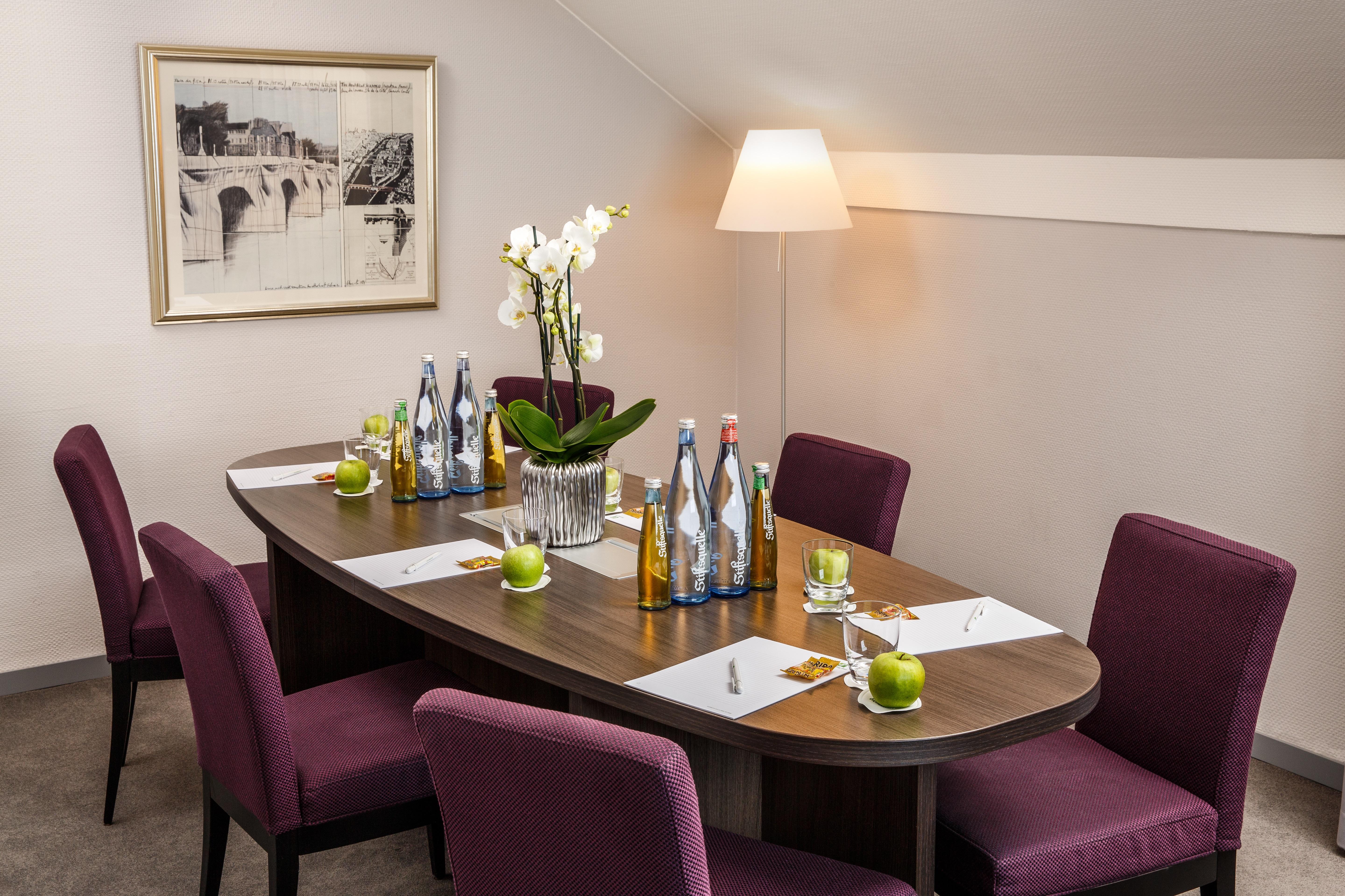 Holiday Inn Duesseldorf Hafen, An Ihg Hotel Екстериор снимка