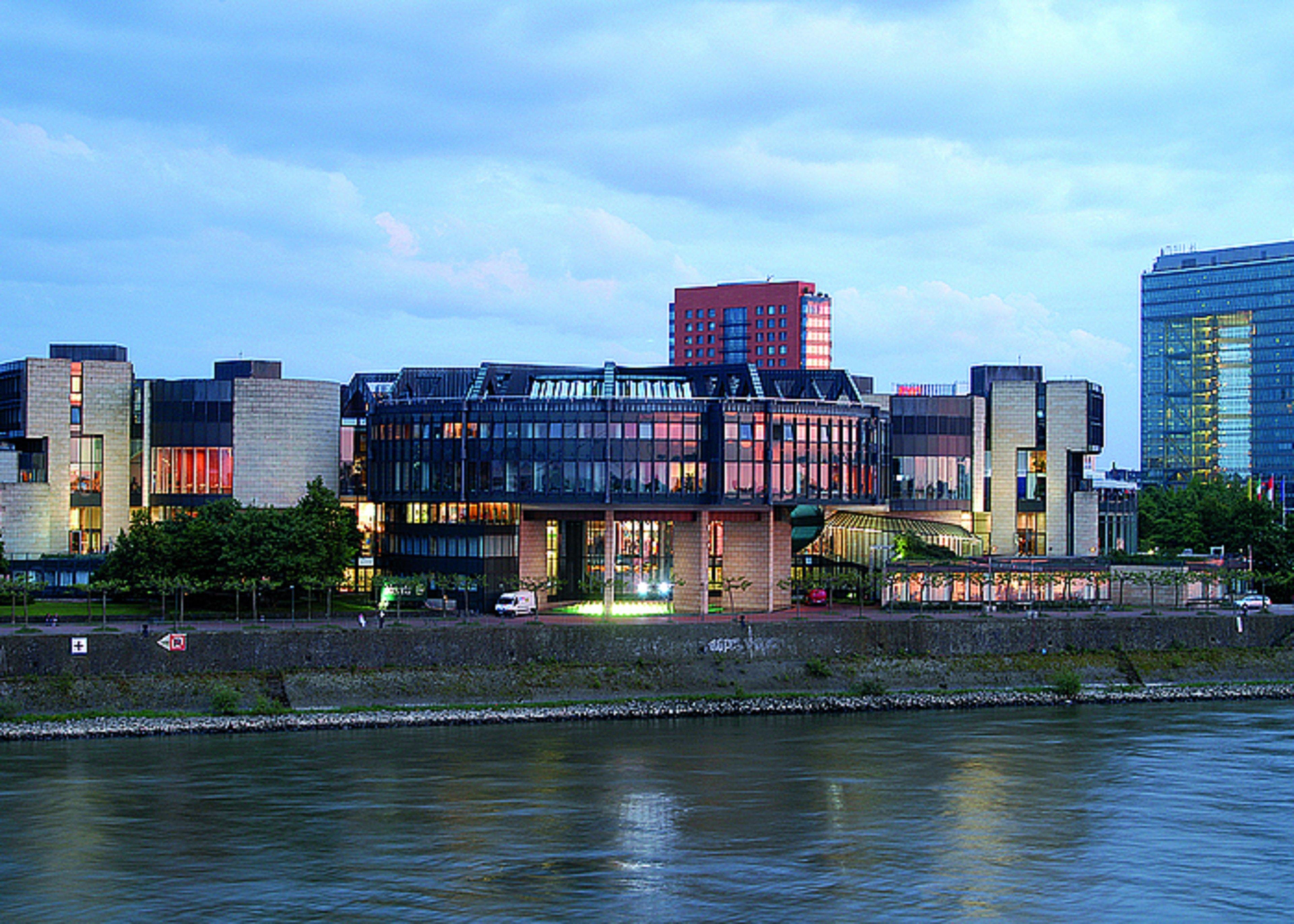 Holiday Inn Duesseldorf Hafen, An Ihg Hotel Екстериор снимка